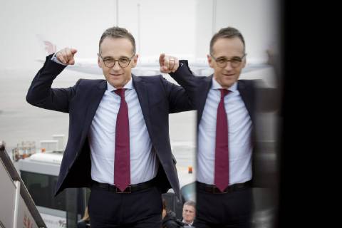 News Themen der Woche KW46 News Bilder des Tages Bundesaussenminister Heiko Maas, SPD, steigt in Flugzeug der Flugbereitschaft, welches ihn nach Berlin bringen wird, 13.11.2018, Peking. Peking China Copyright: xIngaxKjerx