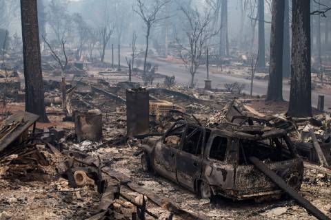 News Themen der Woche KW46 News Bilder des Tages November 13, 2018 - Paradise, California, USA - A residential neighborhood is burnt to ashes after the Camp Fire ripped through Paradise, California. Paradise USA - ZUMAj106 20181113_zap_j106_003 Copyright: xJoelxAngelxJuarezx