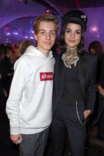 Nick Julius Schuck, Luise Befort beim BUNTE New Faces Award Style im Spindler & Klatt in Berlin