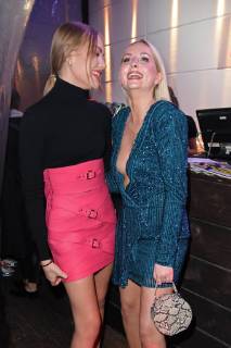 Cheyenne Ochsenknecht (in Marina Hoermanseder), Anna Hiltrop beim BUNTE New Faces Award Style im Spindler & Klatt in Berlin