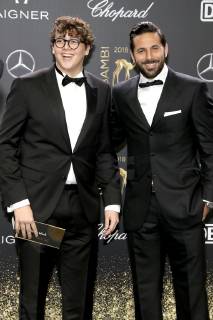 Claudio Pizarro mit Sohn Gianluca Pizarro bei der 70. Bambi-Verleihung 2018 im Stage Theater am Potsdamer Platz. Berlin, 16.11.2018