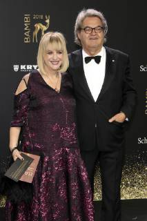 Patricia Riekel und Helmut Markwort bei der 70. Bambi-Verleihung 2018 im Stage Theater am Potsdamer Platz. Berlin, 16.11.2018