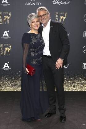 Birgit Schrowange und Freund Frank Spothelfer bei der 70. Bambi-Verleihung 2018 im Stage Theater am Potsdamer Platz. Berlin, 16.11.2018