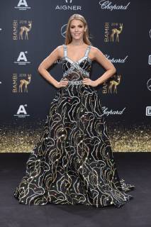 Viviane Geppert (in Aigner) BAMBI 2018 - Roter Teppich im Theater am Potsdamer Platz in Berlin am 16.11.2018