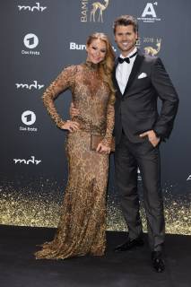 Thore Schoelermann mit Freundin Jana Julie Kilka BAMBI 2018 - Roter Teppich im Theater am Potsdamer Platz in Berlin am 16.11.2018