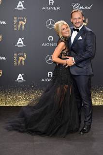 Jennifer Knaeble (in Irene Luft) mit Freund Felix Moese BAMBI 2018 - Roter Teppich im Theater am Potsdamer Platz in Berlin am 16.11.2018