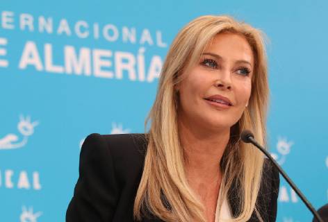 Pie de Foto: En Almeria, rueda de prensa del homenaje a Alison Doody, actriz de Indiana Jones en el 30 aniversario de la pelicula. Acto de entrega de la estrella en el Paseo de la Fama. Noticia Asociada: 21 noviembre 2018 21 11 2018 Alison Doody star ceremony on the Almeria Walk of Fame Star  RafaelxGonzalez 21 noviembre 2018
