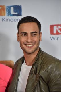 Schauspieler Timur Ülker posiert am 23.11.2018 in Hürth bei Köln beim 23. RTL Spendenmarathon wir helfen Kindern 2018.