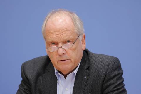 Staatssekretär a. D. Klaus-Peter Schmidt-Deguelle, Deutschland, Berlin, Bundespressekonferenz, Thema: Bilanz des Europa-Aufrufes, 27.11.2018