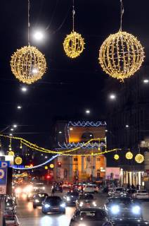 Illuminations and traffic in Corso Buenos Aires (Maurizio Maule, Milan - 2018-11-27) p.s. la foto e utilizzabile nel rispetto del contesto in cui e stata scattata, e senza intento diffamatorio del decoro delle persone rappresentate  Copyright: xMaurizioxMaulex xIPAx xFOTOGRAMMAx