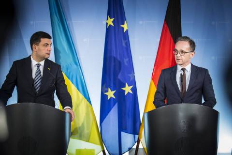 News Themen der Woche KW48 News Bilder des Tages Bundesaussenminister Heiko Maas (R), SPD, und der Ministerpraesident der Ukraine Wolodymyr Hroisman (L), aufgenommen im Rahmen einer Pressekonferenz in Berlin, 29.11.2018. Berlin Germany