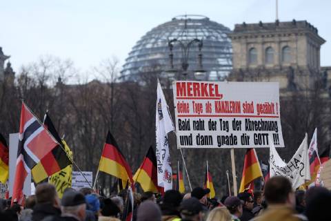 News Themen der Woche KW48 News Bilder des Tages Demonstration von Rechtspopulisten und Anhängern der AfD unter dem Motto MIGRATIONSPAKT STOPPEN in Berlin snapshot-photography xK.M.Krause
