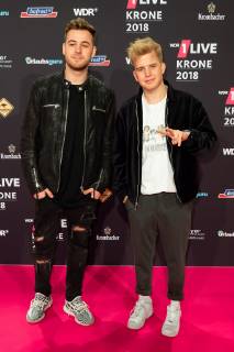 Bochum, Germany 06.12.2018, 1Live Krone 2018, Kai Fichtner (Kayef) mit Begleitung auf dem Roten Teppich der 1Live Krone ( DeFodi001