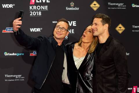Bochum, Germany 06.12.2018, 1Live Krone 2018, Matthias Opdenhövel, Jessy Wellmer und Alexander Bommes auf dem Roten Teppich der 1Live Krone ( DeFodi001