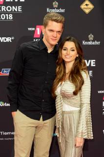 Bochum, Germany 06.12.2018, 1Live Krone 2018, Matthias Ginter und Christina Ginter auf dem Roten Teppich der 1Live Krone ( DeFodi001