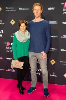 Bochum, Germany 06.12.2018, 1Live Krone 2018, Jonas Reckermann mit Begleitung auf dem Roten Teppich der 1Live Krone ( DeFodi001