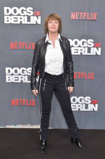Weltpremiere von DOGS OF BERLIN Katrin Sass am schwarzen Teppich zur Weltpremiere von DOGS OF BERLIN im Kino International am 06.12.2018