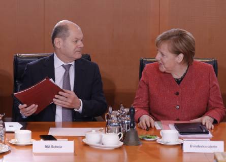 Olaf Scholz, Bundesminister der Finanzen , Bundeskanzlerin Angela Merkel, Deutschland, Berlin, Bundeskanzleramt, Kabinettssitzung , Das Bundeskabinett befasst sich in seiner 34. Sitzung am 12. Dezember 2018 unter anderem mit der innerstaatlichen Vorbereitung auf den Brexit, 12.12.2018