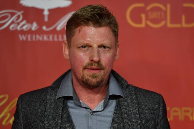 Martin GRUBER (Schauspieler), Einzelbild,angeschnittenes Einzelmotiv,Portraet,Portrait,Porträt. Red Carpet,Roter Teppich Jose Carreras Gala 2018 am 12.12.2018 in M u e n ch e n,