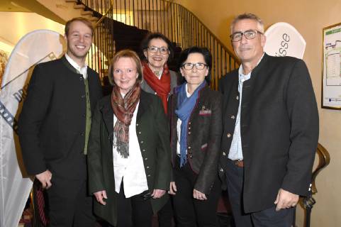 Philipp Däuber, Karin Margner, Brigitte Schlögl, Maria Stangassinger und Peter Nagel bei der Preiserleihung Drehort des Jahres 2018 im Gloria Palast. München, 13.12.2018