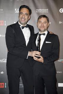 Konstantinos Kontovrakis und Giorgos Karnavas, Gewinner europäischer Koproduzentenpreis Prix Eurimages, bei der Verleihung des 31. Europäischen Filmpreises 2018 im Teatro de la Maestranza. Sevilla, 15.12.2018
