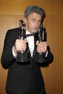 Pawel Pawlikowski, Gewinner bester Regisseur, bester Film und bestes Drehbuch für Cold War , bei der Verleihung des 31. Europäischen Filmpreises 2018 im Teatro de la Maestranza. Sevilla, 15.12.2018