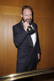 Ralph Fiennes, Gewinner beste europäische Leistung im Weltkino, bei der Verleihung des 31. Europäischen Filmpreises 2018 im Teatro de la Maestranza. Sevilla, 15.12.2018