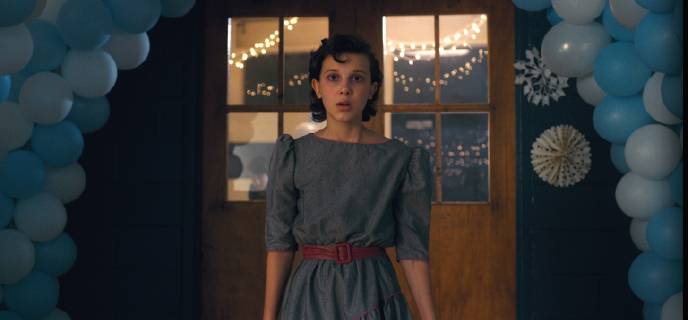 Millie Bobby Brown,, Stranger Things Season 2 (2017) Credit: Netflix The Hollywood Archive Los Angeles CA Copyright: xCourtesyxNetflixx 33398_25THA