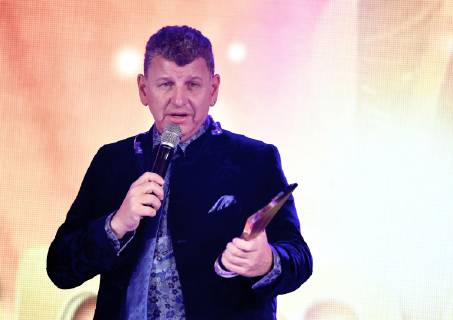 13.01.2019, xlakx, Musik , smago! AWARD emspor, v.l.Semino Rossi mit dem Award in der Hand bei der Verleihung des smago! Award im Mercure Hotel MOA. Berlin, 13.01.2019 Musik , smago! AWARD