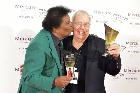 Verleihung 20 Jahre SMAGO AWARD Roberto Blanco, Christian Bruhn am roten Teppich 20 Jahre Verleihung SMAGO AWARD in Berlin am 13.01.2019