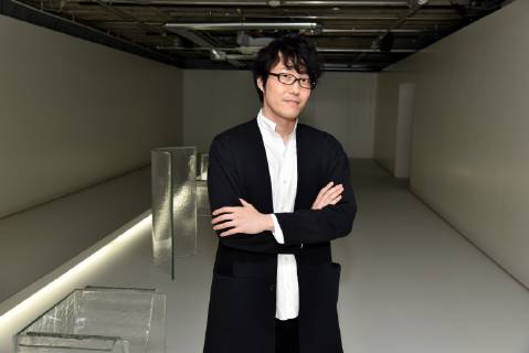 Der japanische Designer Oki Sato alias NENDO! , Preisträger des A&W Designer des Jahres 2019 Preises posiert am 13.01.2019 in Köln