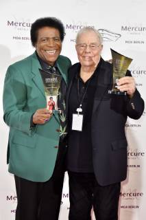 Roberto Blanco und Christian Bruhn bei der Verleihung des smago! Award 2019 im Mercure Hotel MOA. Berlin, 13.01.2019