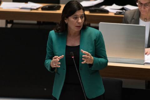 Senatorin f??r Bildung, Jugend und Familie: Sandra Scheeres (SPD) spricht waehrend der Plenarsitzung im Berliner Abgeordnetenhaus mit der Sitzungs-Nr. 36 am 24.01.2019 in Berlin, Deutschland.