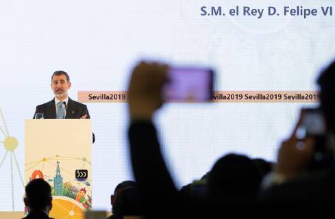 Spain s King Felipe VI delivers a speech during act in the framework of the 2 Global Forum of Local Governments at Palacio de Congresos y Exposiciones (FIBES) in Seville, Andalusia, Spain, 25 January 2019. The event counts on the support of UN and it will gather leaders of local goverments around the world and runs from 24 to 26 January 2019. 2 Global Forum of Local Governments in Seville !ACHTUNG: NUR REDAKTIONELLE NUTZUNG! Copyright: xJulioxMunozx GRAFAND2527 20190125-636840314976719116