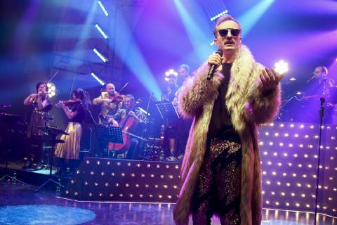 TV Moderator Jan Böhmermann und sein Rundfunk Tanzorchester Ehrenfeld beim Konzert am 25.01.2019 im Haus Auensee Leipzig Copyright: xVIADATAx xHolgerxJohnx , Leipzig Sachsen Deutschland