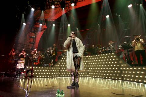 TV Moderator Jan Böhmermann und sein Rundfunk Tanzorchester Ehrenfeld beim Konzert am 25.01.2019 im Haus Auensee Leipzig Copyright: xVIADATAx xHolgerxJohnx , Leipzig Sachsen Deutschland