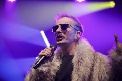 TV Moderator Jan Böhmermann und sein Rundfunk Tanzorchester Ehrenfeld beim Konzert am 25.01.2019 im Haus Auensee Leipzig Copyright: xVIADATAx xHolgerxJohnx , Leipzig Sachsen Deutschland