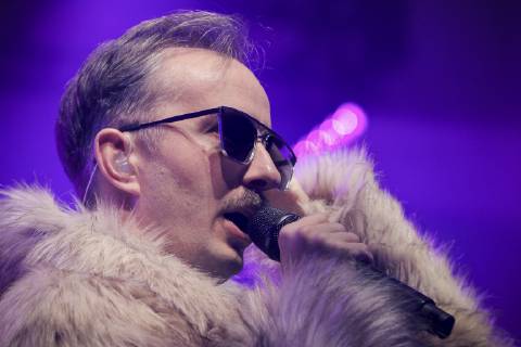 TV Moderator Jan Böhmermann und sein Rundfunk Tanzorchester Ehrenfeld beim Konzert am 25.01.2019 im Haus Auensee Leipzig Copyright: xVIADATAx xHolgerxJohnx , Leipzig Sachsen Deutschland