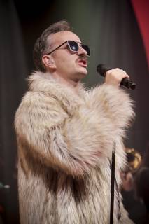 TV Moderator Jan Böhmermann und sein Rundfunk Tanzorchester Ehrenfeld beim Konzert am 25.01.2019 im Haus Auensee Leipzig Copyright: xVIADATAx xHolgerxJohnx , Leipzig Sachsen Deutschland