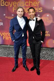Max Hubacher und Jerry Hoffmann bei der Verleihung des 40. Bayerischen Filmpreises 2018 im Prinzregententheater. München, 25.01.2019