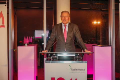 Gerd Boese (Vors. GF Koelnmesse) bei Verleihung ISM Award in Skytower an der Koelnmesse.