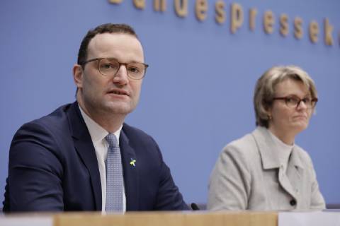 Bundesminister für Gesundheit Jens Spahn, Bundesministerin für Bildung und Forschung Anja Karliczek, Deutschland, Berlin, Bundespressekonferenz, Thema: Nationale Dekade gegen Krebs, 29.01.2019