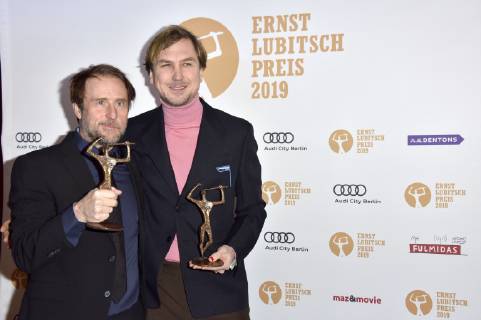 Bjarne Mädel und Lars Eidinger bei der 61. Verleihung vom Ernst-Lubitsch-Preis 2019 im Kino Babylon. Berlin, 30.01.2019