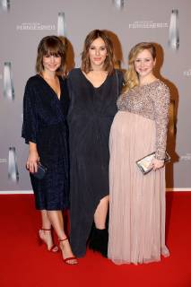 Cristina do Rego, Jeannine Michaelsen und Jasmin Schwiers bei der Ankunft zur Deutscher Fernsehpreis Verleihung am 31.01.2019 in Duesseldorf Deutscher Fernsehpreis Verleihung 2019 in Duesseldorf