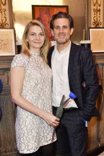 Entertainment Bilder des Tages Steffen Groth mit Freundin Ana Große Halbuer bei der Verleihung des Blaue Blume Award 2019 im Restaurant Grosz. Berlin, 06.02.2019