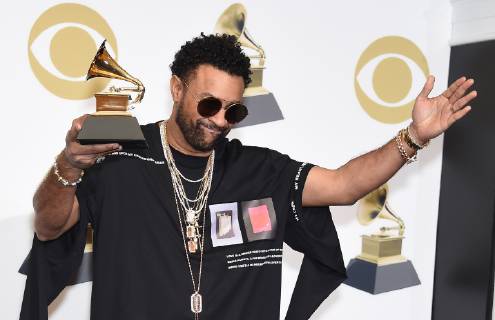 Shaggy appears backstage with his award for Best Reggae Album for 44 876, during the 61st annual Grammy Awards held at Staples Center in Los Angeles on February 10, 2019.  LAP20190210436 GREGGxDEGUIRE