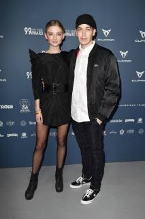 Julia Wulf mit Freund Nis beim 99Fire Films Award während der Berlinale 2019 im Umspannwerk Alexanderplatz. Berlin, 14.02.2019