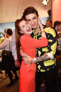 Klaudia Giez mit Freund Felipe Soares beim 99Fire Films Award während der Berlinale 2019 im Umspannwerk Alexanderplatz. Berlin, 14.02.2019