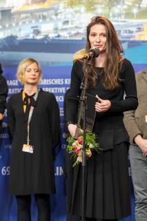 Vergabe des Preises der Leserjury des Tagesspiegel für den Film MONSTRI anlässlich der Preisverleihung der 69. Internationalen Filmfestspiele Berlin snapshot-photography xSeeliger
