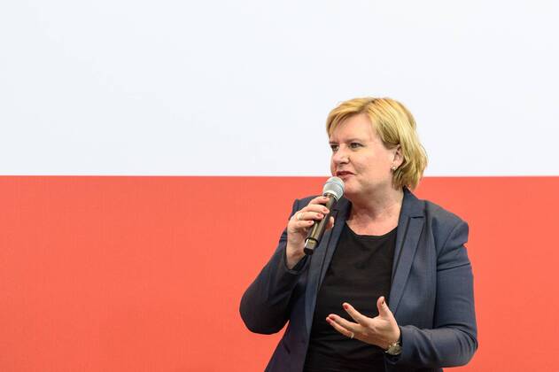 Die SPD-Bundestagsfraktion feiert den 100. Jahre Frauenwahlrecht Deutschland, Berlin - 18 02 2019: Veranstaltung der SPD-Bundestagsfraktion zu 100 Jahre Frauenwahlrecht – Unser Ziel ist Parität und Verleihung des Marie-Juchacz-Preises 2019. Im Bild ist Eva Högel (Stellvertretende Vorsitzende der SPD-Bundestagsfration) zu sehen. Berlin Bundestag Berlin Deutschland